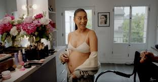 Shay mitchell is a popular canadian actress and model of the 'pretty little liars' fame. Pretty Little Liars Star Shay Mitchell Announces Youtube Series Following Her Pregnancy Ew Com