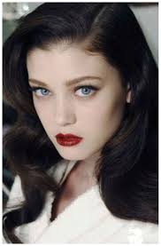Pin By Nava Eileen On People In 2020 Dark Hair Pale Skin Brunette Blue Eyes Hair Pale Skin