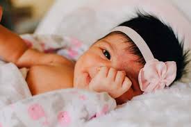 Mau tahu apa saja referensi nama yang bisa anda pilih. Nama Bayi Perempuan Modern Yang Cantik Unik Dengan Artinya Simomot