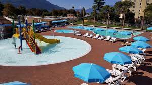 Only 300 meters from the sandy beach on lake maggiore, hotel campofelice offers rooms on the 11th and 12th floor, which will enchant. Campofelice Camping Village Bewertungen Fotos Preisvergleich Tenero Contra Kanton Tessin Tripadvisor