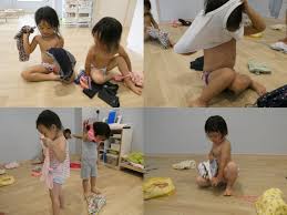 プール後の着替えも頑張るよ☆（2歳児）