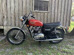 Эволюция мотоцикла triumph t 140 v bonneville. Restored 1978 Triumph Bonneville T140 Comes Into The Spotlight Looking Glamorous Autoevolution