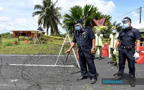 Antara aktiviti yang telah diadakan adalah jungle tracking, abselling, flying foz dan ceramah motivasi. Bernama Polis Kawal Ketat Laluan Keluar Masuk Kawasan Pkpd Di Kuala Berang