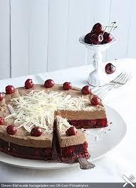 Die halbierten bananen auf dem boden verteilen; Philadelphia Mit Milka Torte Dunkle Schwarzwalder Kirsch Von Philadelphia Chefkoch Milka Torte Kuchen Und Torten Torte Ohne Backen