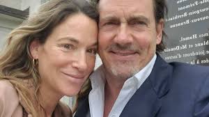 Pierre Karl Péladeau et sa conjointe, Pascale Bourbeau, ont accueilli leur  deuxième enfant et partagent une première photo