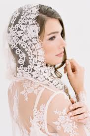 Stella Encapuchado French Lace Boudoir Robe en Marfil; Manga larga,  cubierta de boda de encaje puro; Lencería nupcial fina; Encaje floral suave  y delicado