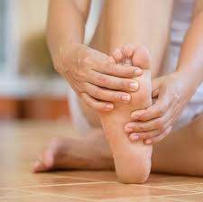 La partie la plus touchée est le talon : Mycoses Verrrues Callosites 4 Conseils Pour Soigner Ses Pieds Femme Actuelle Le Mag