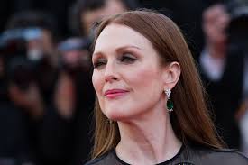 The screenplay was written by samy burch with the story by burch and alex. Stream Selected Films Of Julianne Moore Woman Around Town