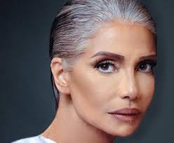 وظهرت الفنانة سوسن بدر في الصورة بملامح و ملابس فرعونية وعلقت قائلة: Ø³ÙˆØ³Ù† Ø¨Ø¯Ø±