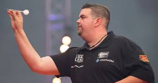 Was schenkt man einem dartspieler? Gabriel Clemens Dart Spieler Aus Dem Saarland Tritt Bei Der Weltmeisterschaft An