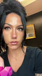 Lynne Cunningham's Instagram, Twitter & Facebook