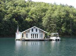 About north carolina numerous lakes of all sizes. Top 10 North Carolina Homes Literally On The Water You Can Rent For The Weekend Charlotte Stories