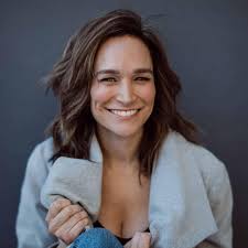 A new Nicole Da Silva interview. The New Idea interview is about returning  to theatre, her tv roles and who in #Wentworth cast she's in contact with.  Click