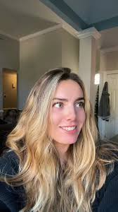 Sophie Capps's Instagram, Twitter & Facebook