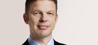 Deutsche bank die risiken überwiegen. Umbau Hat Vorrang Deutsche Bank Chef Sieht Anscheinend Fusion Nicht Vor 2022 Aktie Leicht Im Plus
