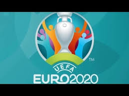 La imagen celebra la unión de los pueblos en torno al fútbol, con seis siluetas de diferentes colores alzando los brazos en torno al trofeo. Rlladybnhvshzm