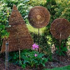 Diese Handgearbeiteten Weidenbaumchen In Laubbaum Optik Sehen Toll Aus Und Sind Zudem Als Ausgefallener Sichtschutz Ubera Weidenbaum Laubbaum Sichtschutz Weide