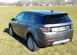 The 2016 land rover discovery carries a braked towing capacity of up to 3500 kg, but check to ensure this applies to the configuration you're considering. Review 2016 Land Rover Discovery Hse Luxury Without Pretense Bestride