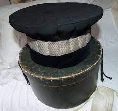 Antique French Hat Traveling Box W Black Victorian Judge Top Etsy French Hat French Antiques Antique Hats