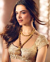 Bollysuperstar Celebrity Height Weight Age Deepika Padukone Style Beautiful Bollywood Actress Beautiful Indian Actress