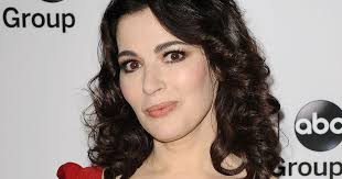 Nigella lawson is an english food writer, chef, journalist, television host, and broadcaster who has gained worldwide acclaim with her exceptional cooking skills and presentation and has worked with. 8uo30job1eqiqm