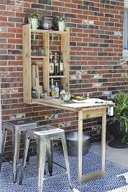 It has the look of street vendor from the pergola that with trees placed at the sides of the entrance, this small patio bar seems private and it's likeable from the bar across the area to the benches set in the lounge, they seem to place with thorough plan. Buiten Bar Gedeeld Door Marjolein 131 Diy Outdoor Bar Small Backyard Landscaping Small Patio