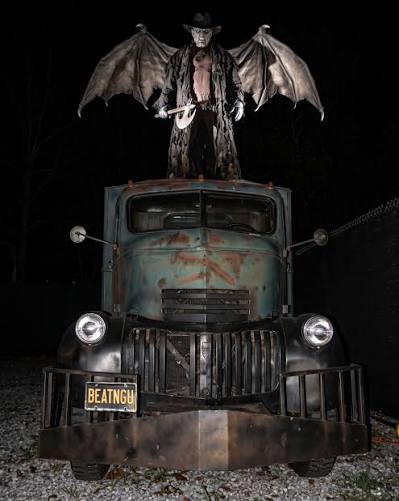 August 31st: Jeepers Creepers (2001) - Celebrate the release of Jeepers  Creepers and take a terrifying road trip through the countryside # JeepersCreepers #MonsterMovie #HorrorRelease