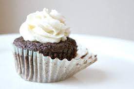 Healthy Chocolate Cupcakes For 100 Calories Recipe Chocolate Cupcakes Moist Desserts Low Calorie Desserts