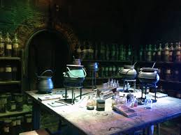 This magical set is bursting with features and accessories to inspire imaginative role play. Harry Potter Potions Classroom Harry Potter Potions Harry Potter Miniatures Miniatures