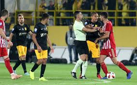 Αποθέωσε την κ19 η καε παοκ (pic) εξωγήινα ρεκόρ από την κ19! Sthn Koryfh Ths Thle8eashs To Arhs Olympiakos To10 Gr