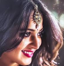 Actress anushka shetty features predominantly in tamil and telugu cinemas, is also popular by the name sweety shetty. Anushka Shetty Sweety Smiling Queen Photos Facebook