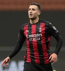 Diogo dalot admitted he felt a little strange about walking out at old trafford playing for ac milan against manchester united. Man Utd Refused Ac Milan Transfer Buy Option For Diogo Dalot With Club Convinced He Will Be Top Full Back In Future
