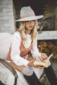 Julia Trotti Portrait Shoot Canon 35mm F 1 4l Mkii Portrait Photography Tutorial 35mm Photography Photography Tutorials