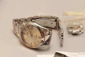 さすがSEIKO最高峰、ベルト一式交換では手が出ないということで効率的 ｜金属ベルト