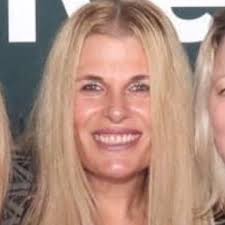 Tis the season... to talk about a change in the new year (sorry mums  currently pretending xmas not lurking in the shadows...yes, it's  terrifying, look away if this post triggers) I have