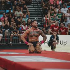 From a week ago 🔥 One of the greatest moments of the competition for me… a  heat win 🙏🏻 Little by little we will get there ⚡️🚗 #semifinal  #crossfitgames #ezday 📸 @leokairos