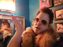 The Zedge app has a bunch of awesome Schitt's Creek ringtones/ notification  sounds.