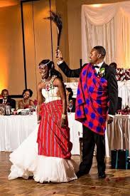 Maasai Wedding Tanzania Fyi Kenyan Maasai S Have Red As Their Dominant Colour While Tanzanian Maasai S Hav Kenyan Wedding African Bride Traditional Outfits