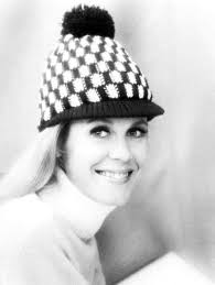 probably the greatest costume I saw ! ( covering her face for respect)