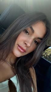 Live from the facial lab #ASMR with my esthi 💛 Always a good time with  @fountainofyouthbeauty.spa — taking care of my skin for 2 years now! Get  yourself an esthi you can