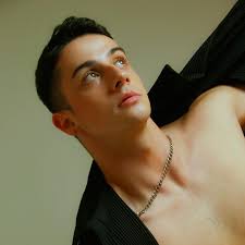 ETHAN JAMES TOAL 🌹 (@ethanjameswt) • Instagram photos and videos