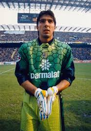 Talks are ongoing with the serie b club but buffon reportedly has more than five offers to consider. Buffon Parma ã‚µãƒƒã‚«ãƒ¼