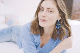 Phoebe tonkin recently confirmed her relationship status with phantom planet frontman alex greenwald. Phoebe Tonkin Biography Height Life Story Super Stars Bio