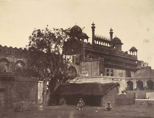 Interior view of the Lahore Gate of Palace, Delhi - 1858 - Old Indian Photos