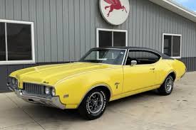 Image result for Federal Standard Yellow 1969 Bluebird