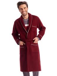 Le peignoir en satin est alors idéal. Robe De Chambre Peignoir Homme Veste D Interieur Daxon