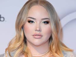 Her birthday, what she did before fame, her family life, fun trivia facts, popularity rankings, and more. Youtube Nikkietutorials Outet Sich Als Transgender Watson