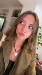 Amelie Hess's Instagram, Twitter & Facebook