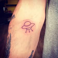 This small arrow tattoo will be a constant reminder that no matter what happens, you can move in only one you can use a certain symbol, mark, or design to represent your unique personality, life, and minimalist tattoos are cute, pretty, and compact. Alex Cfourpo Small Ufo Alien Space Ufo Tattoo Tattoos