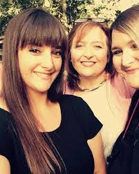 Angelique Peters's Instagram, Twitter & Facebook